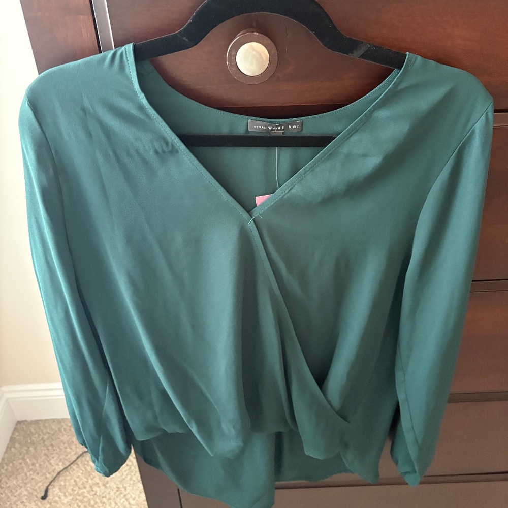 Size Small Petite West Kei Green Long Sleeve Surplice Blouse
